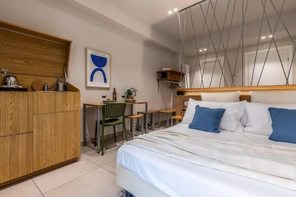 Dafne Room Speciale, Elegante Con Balcone Rome
