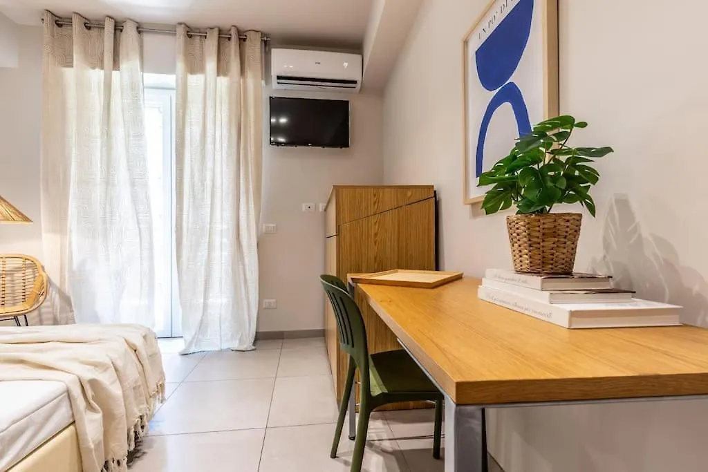Dafne Room Speciale, Elegante Con Balcone Rome Apartment