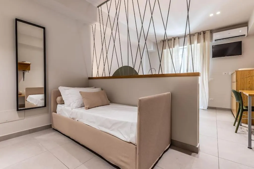 Apartment Dafne Room Speciale, Elegante Con Balcone Rome