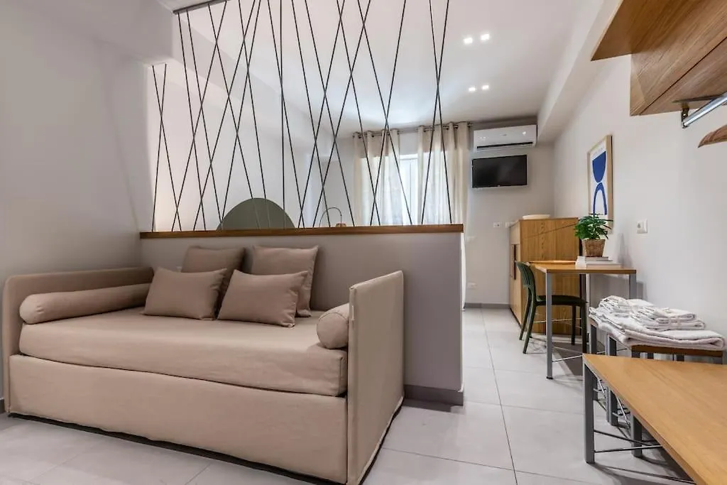 Dafne Room Speciale, Elegante Con Balcone Rome 0*,